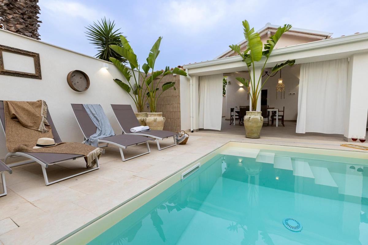 Villa Delle Palme Con Piscina Privata ซานตามาเรีย เดล โฟกัลโล ภายนอก รูปภาพ