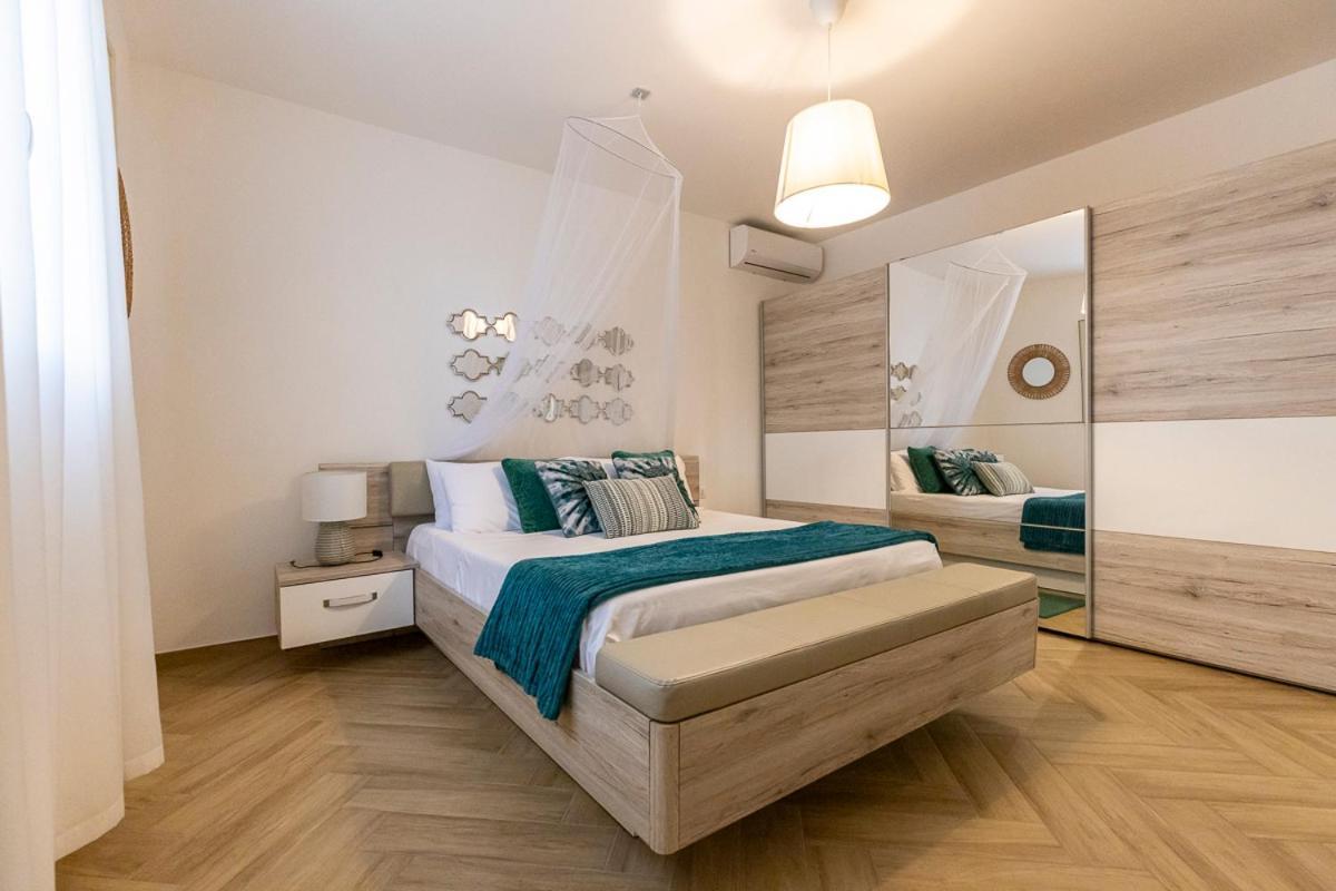 Villa Delle Palme Con Piscina Privata ซานตามาเรีย เดล โฟกัลโล ภายนอก รูปภาพ